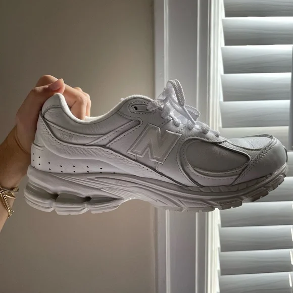 New Balance Sneakers Sz 8.5 - Picture 2 of 12